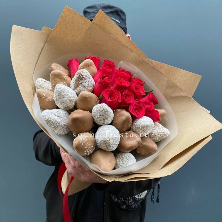 Розы и клубника в шоколаде Мерси в Тамбове