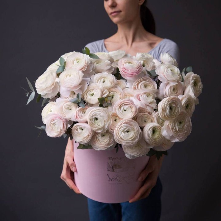 Бокс с ранункулюсами в Тамбове