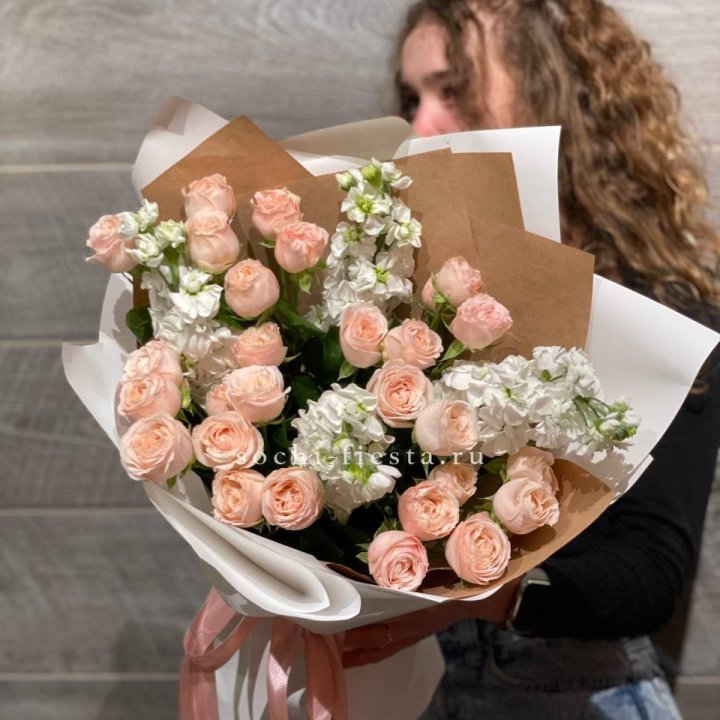 Букет бомбасти и маттиола в Тамбове