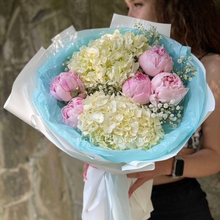 Букет с пионами "Блюсом" в Тамбове