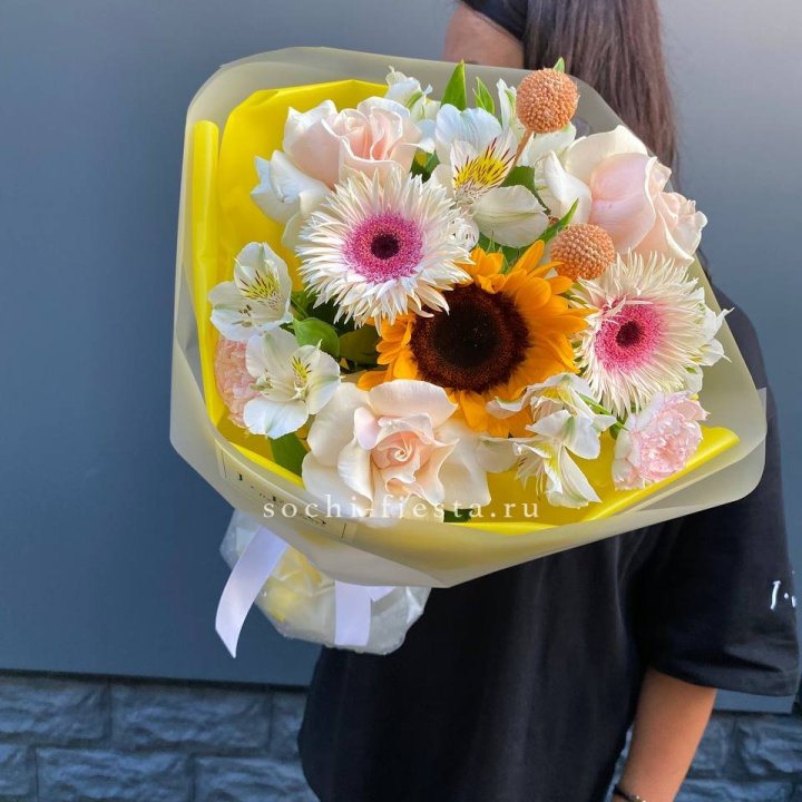 Букет с подсолнухом "Елоу" в Тамбове