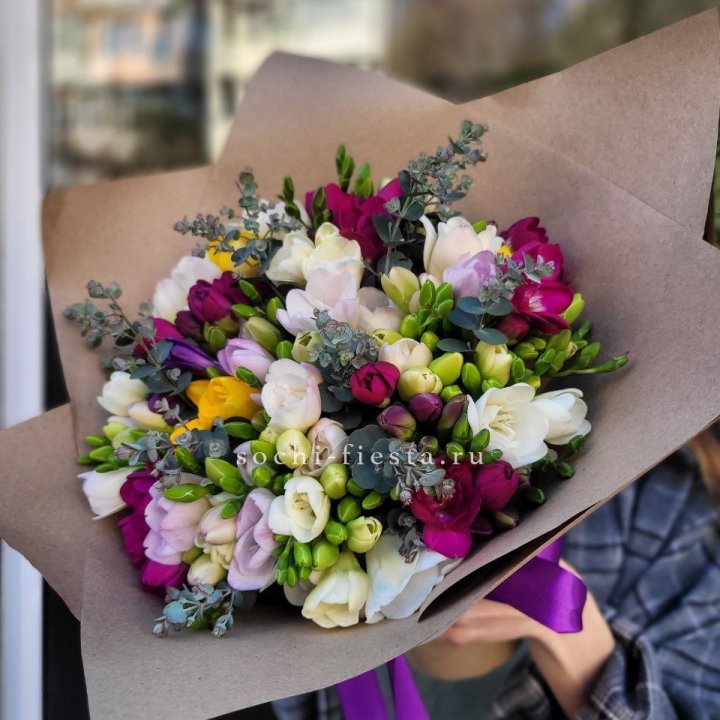 Букет фрезий "Радуга" в Тамбове