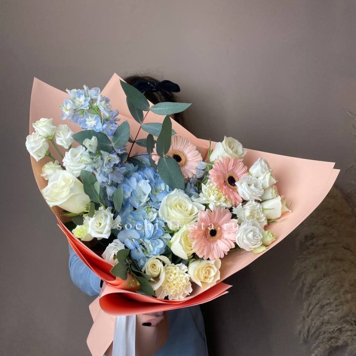  Букет гортензии и роз "Валенсия" в Тамбове