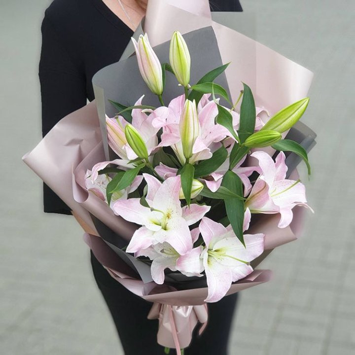 Букет розовых лилий в Тамбове