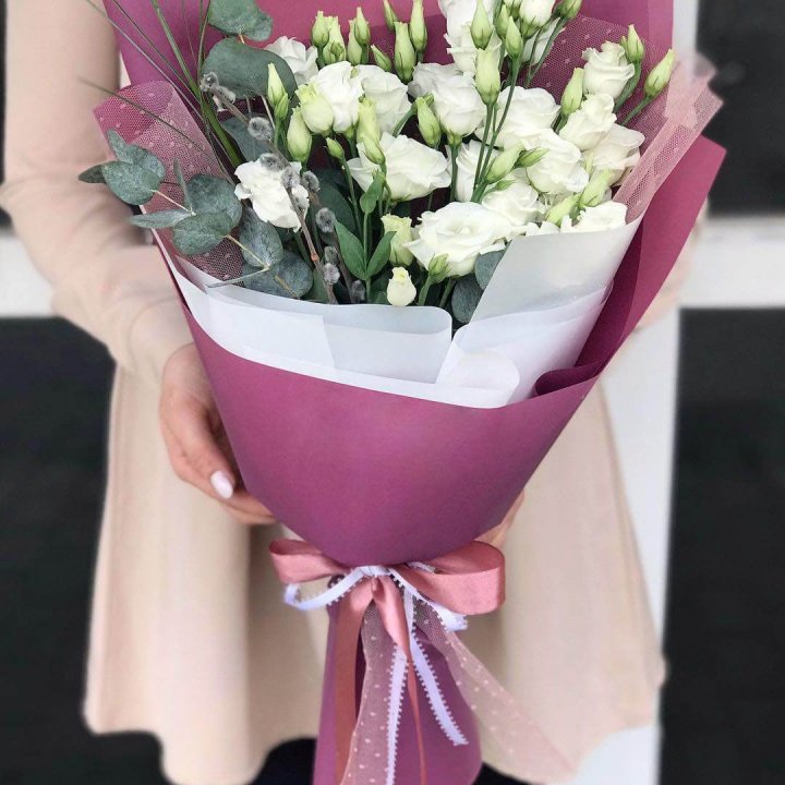 Эустомы с эвкалиптом в Тамбове