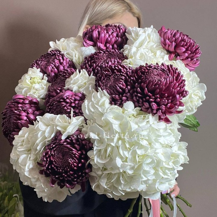 Охапка Бигуди и гортензий в Тамбове