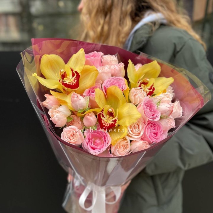  Букет орхидей и роз Есенья в Тамбове