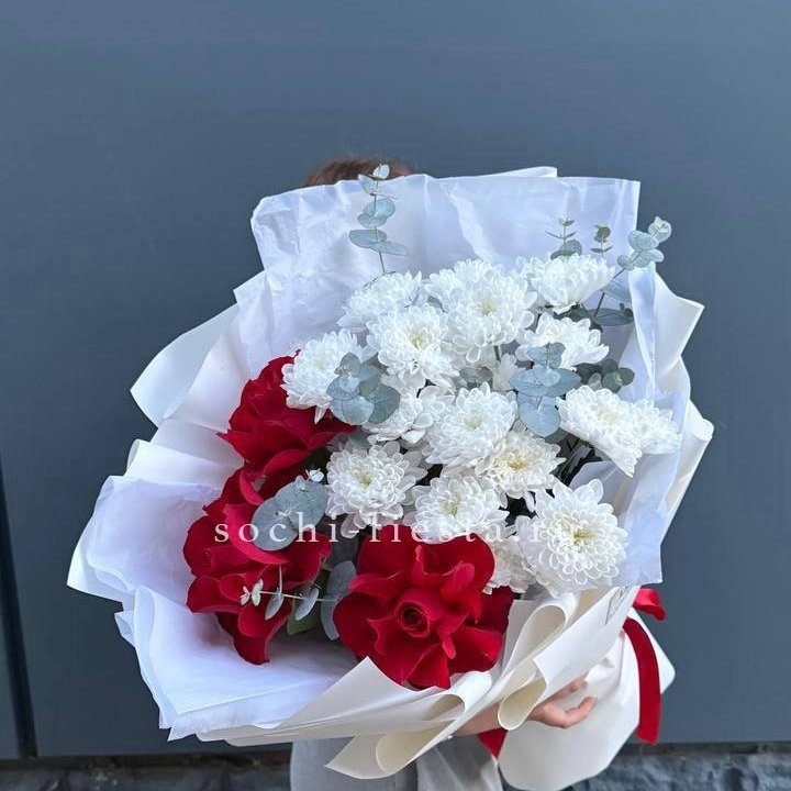 Дуо розы и хризантемы в Тамбове