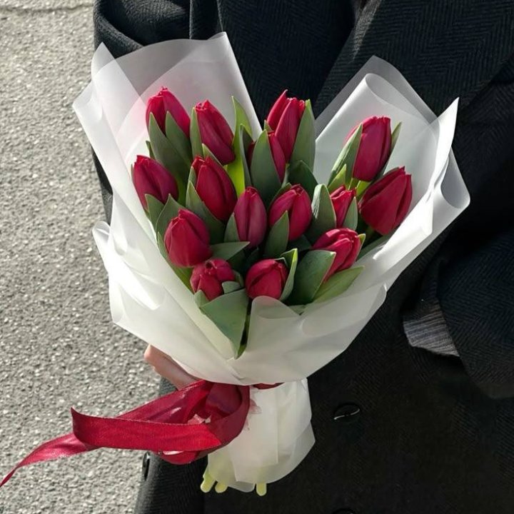 15 красных тюльпанов в Тамбове