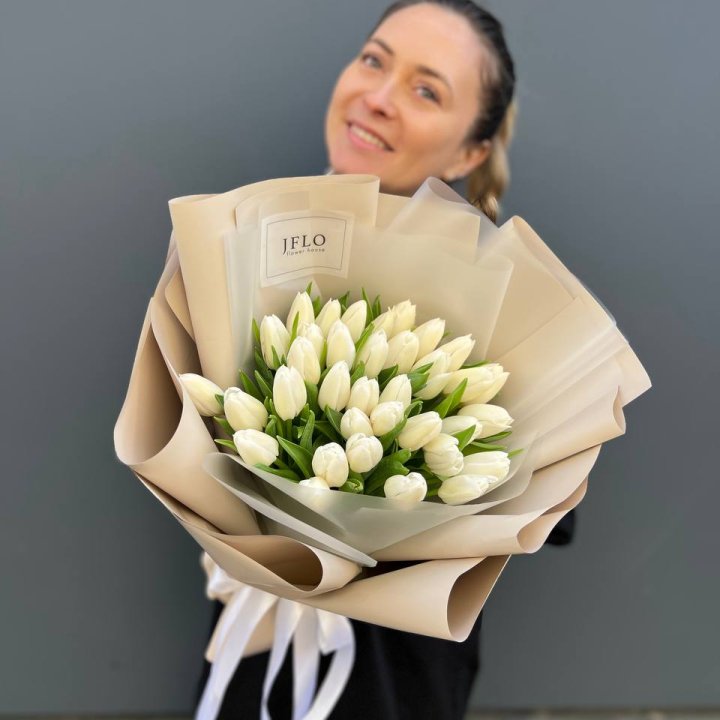 35 белых тюльпанов в Тамбове