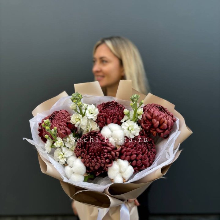 Хризантемы с маттиолой в Тамбове