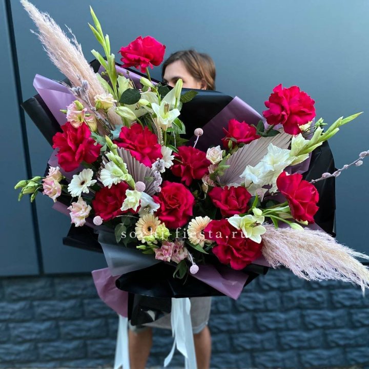 Дизайнерский букет Ред в Тамбове