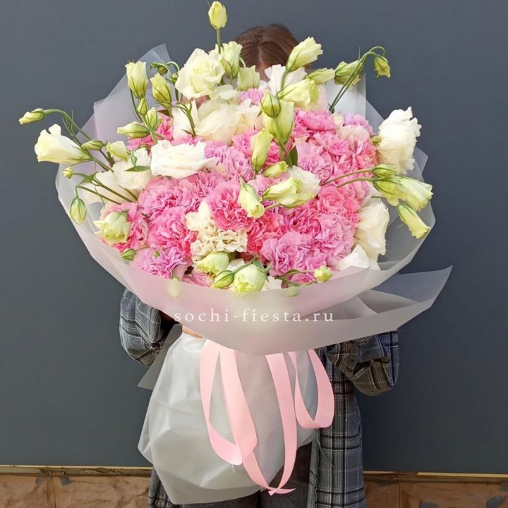 Букет из эустом и диантусов  в Тамбове