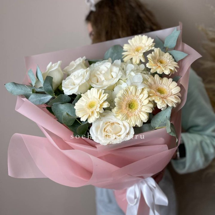 Букет роз, гортензии, гербер  в Тамбове