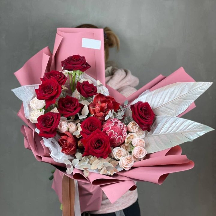 Дизайнерский букет "Ред Вильвет" в Тамбове