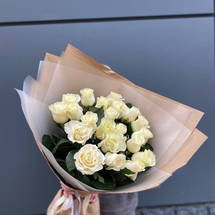  Букет  высоких белых роз   в Тамбове