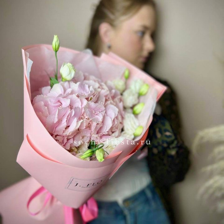 Букет с гортензией №2 в Тамбове