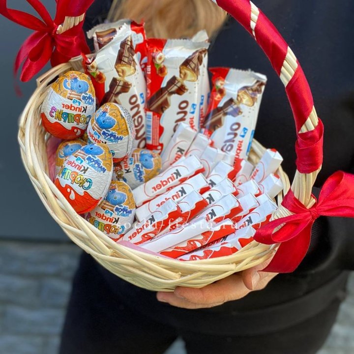 Корзина с киндерами  в Тамбове