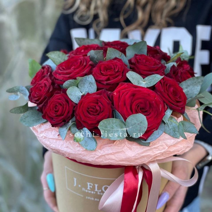 21 Красная роза в боксе №1 в Тамбове