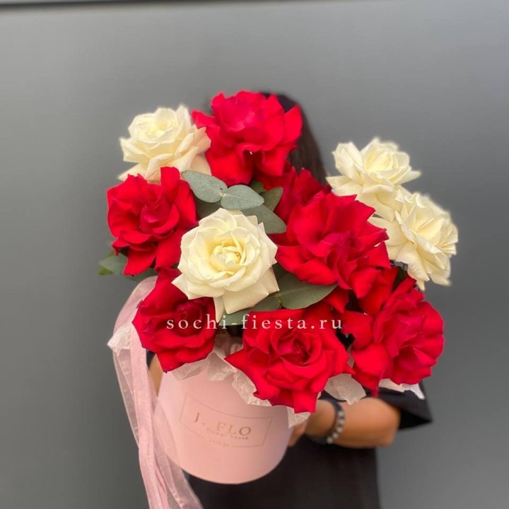 13 Французских роз в боксе в Тамбове
