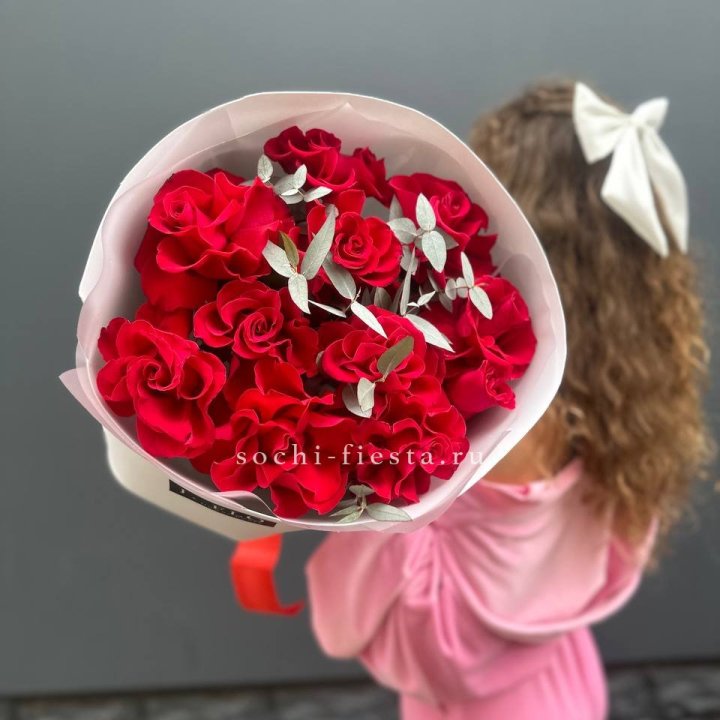 11 Красных французских роз в Тамбове