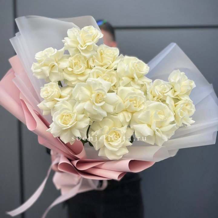 Букет из 15 французских роз Вайт дрим в Тамбове