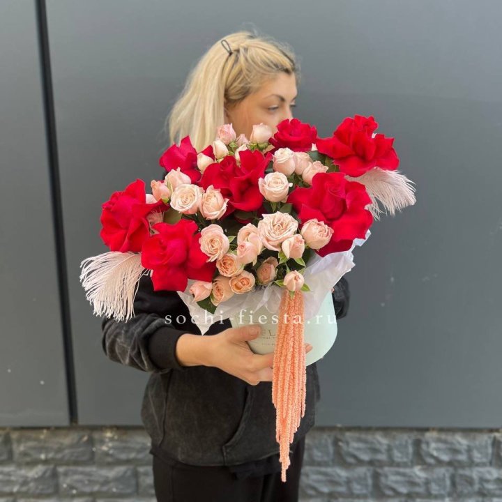 Бокс с нежными розами  в Тамбове