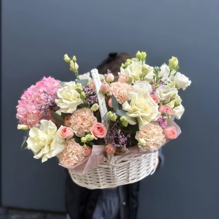 Цветочная корзина "Софтнес" в Тамбове