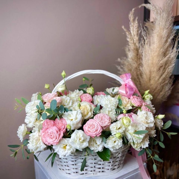 Цветочная корзина "Пинки вайт" в Тамбове
