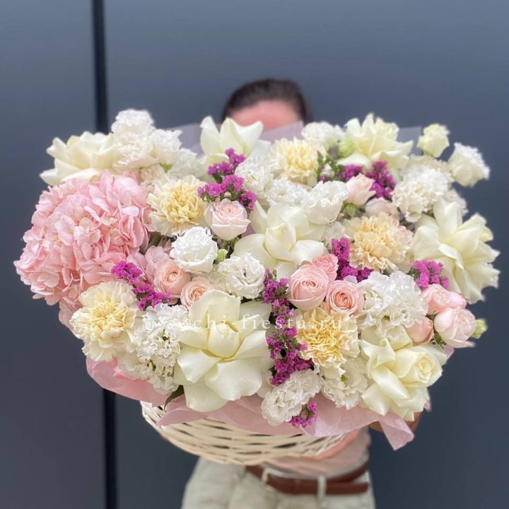 Корзина "Воздушная нежность" в Тамбове