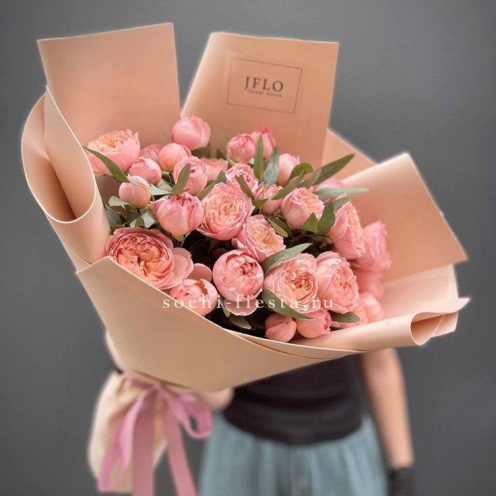 Букет из 9 кустовых роз Джульетта в Тамбове