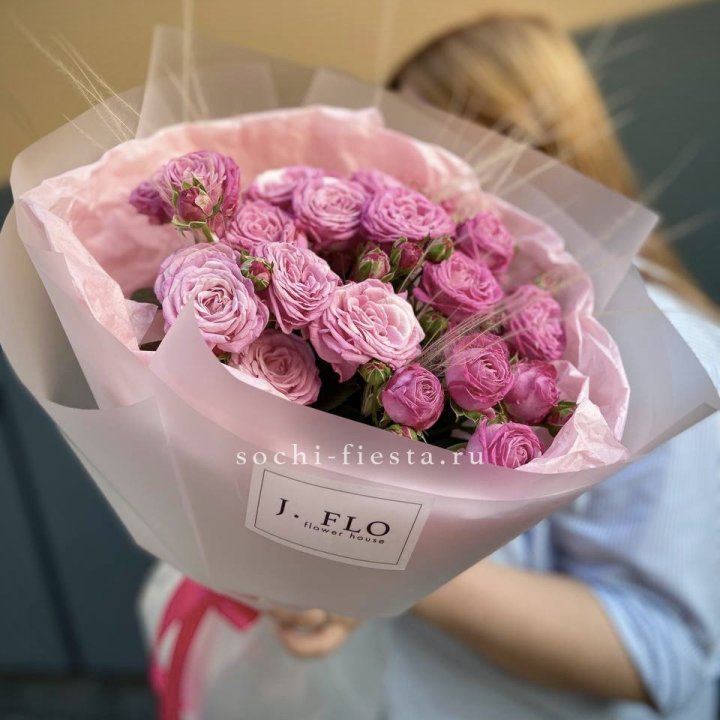 Пионовидные розы Мадам Бомбастик Pink в Тамбове