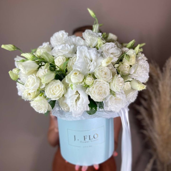 Бокс кустовых роз и эустомы  в Тамбове