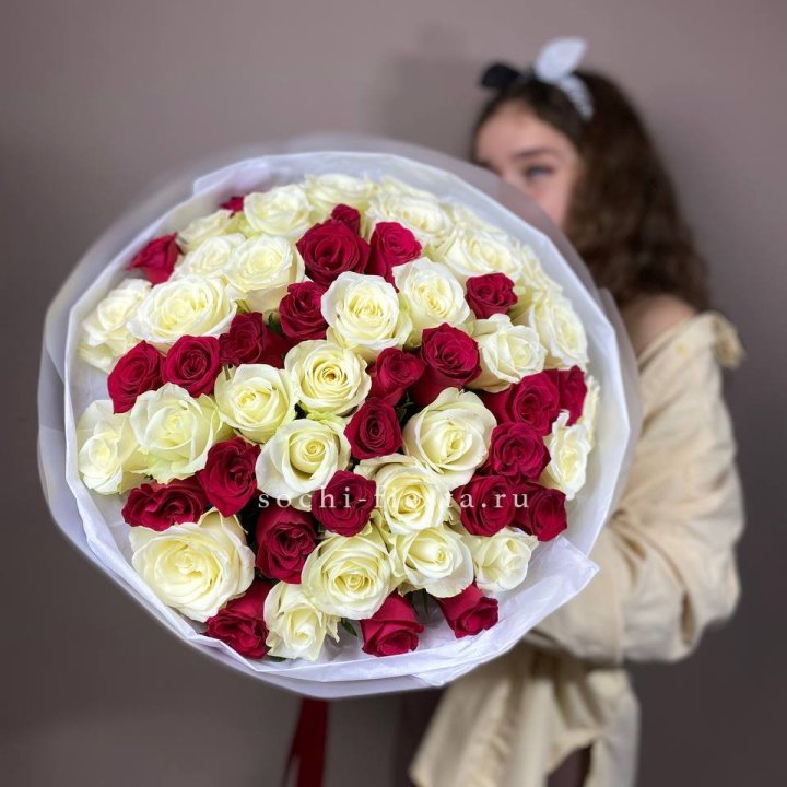 Микс из 55 роз в Тамбове