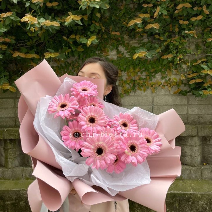 13 розовых гербер в Тамбове
