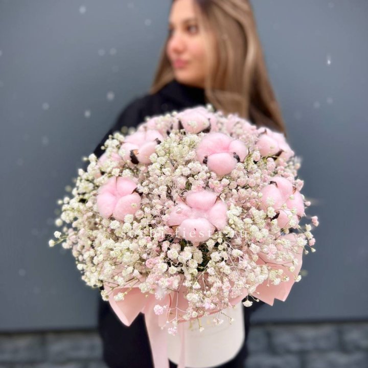 Гипсофилы с хлопком в шляпной коробке в Тамбове