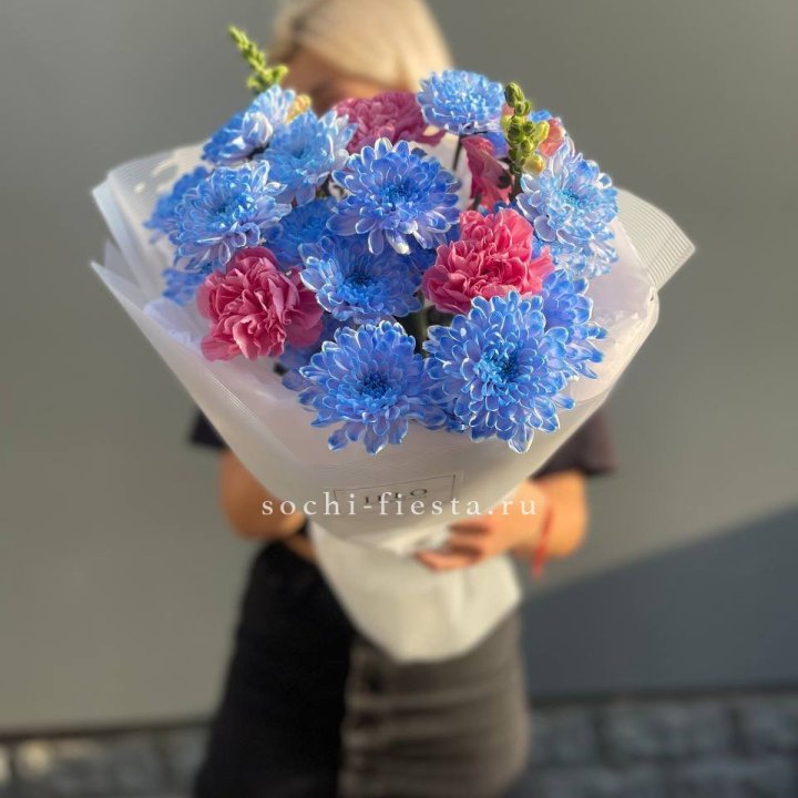 Букет сборный с хризантемой в Тамбове