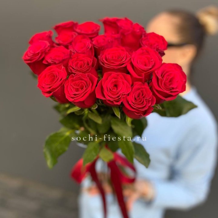 19 красных роз в Тамбове