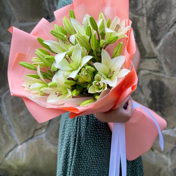 Букет из 7 белых лилий в Тамбове