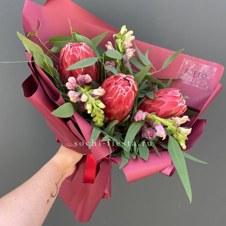 Букет из протеи "Квин" в Тамбове