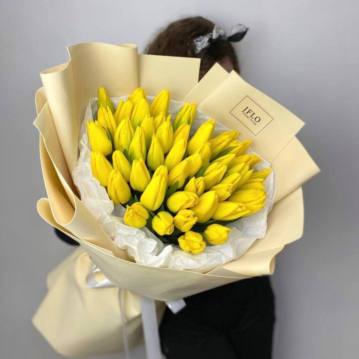 51 жёлтый тюльпан в Тамбове