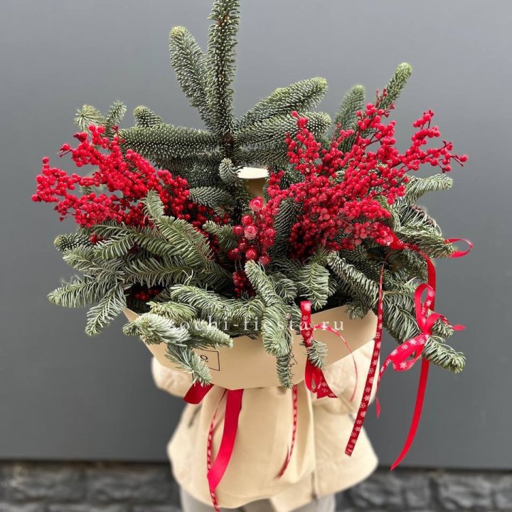 Букет нобилиса и ягод в Тамбове