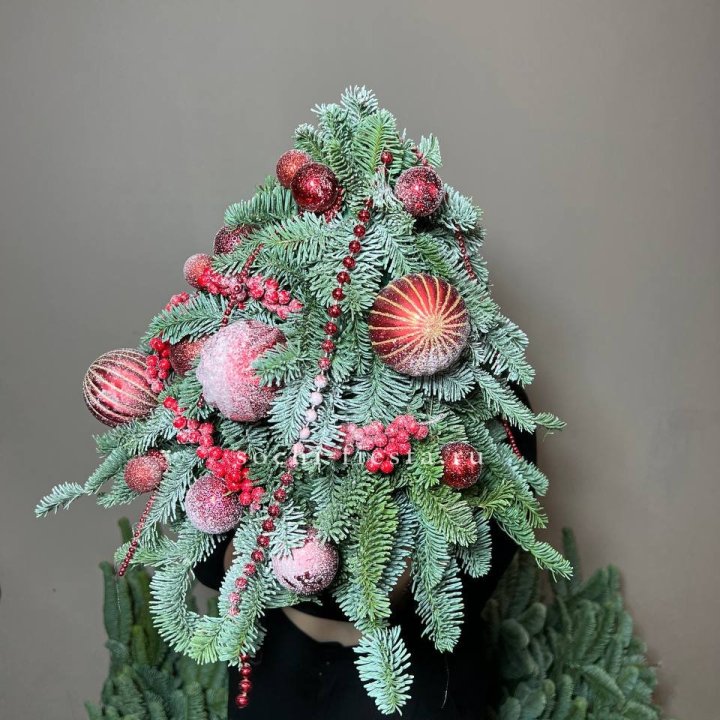 Ёлка красная в Тамбове