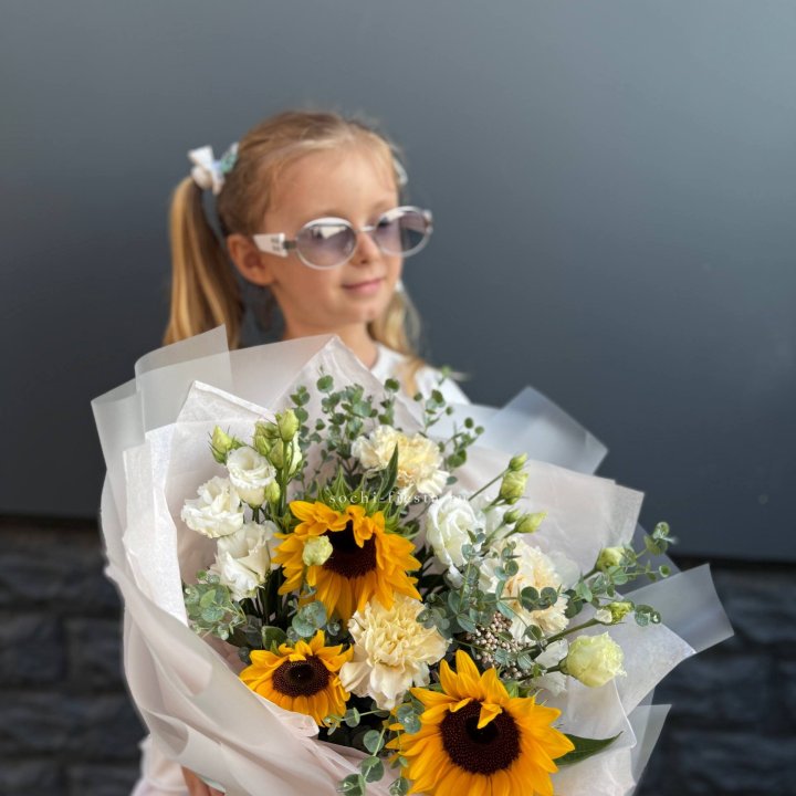  Букет  из стойких цветов с подсолнухами в Тамбове