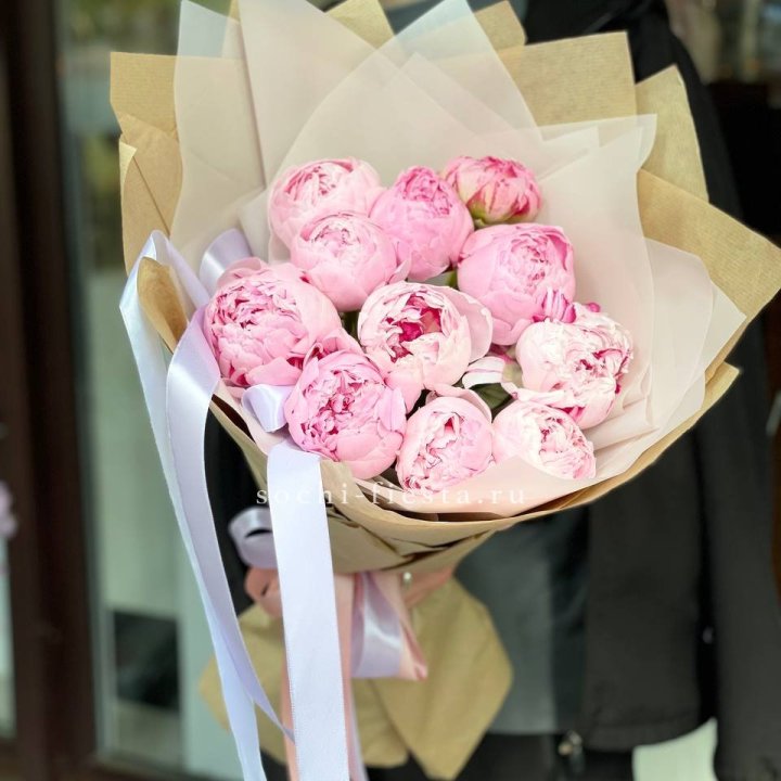 11 пионов в оформлении в Тамбове