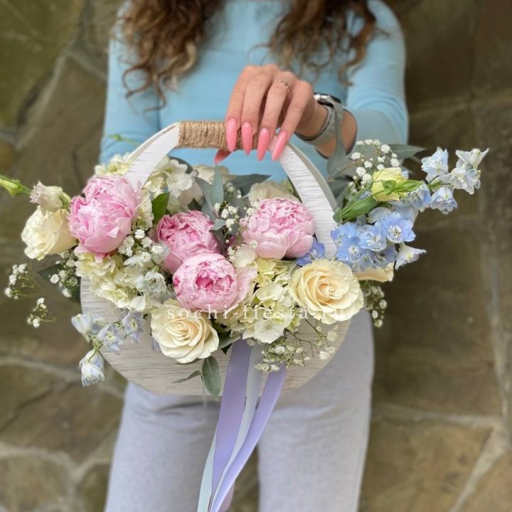 Ящик с пионами в Тамбове