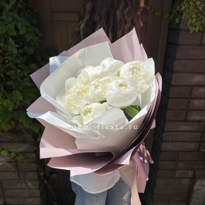 9 белоснежных пионов в Тамбове