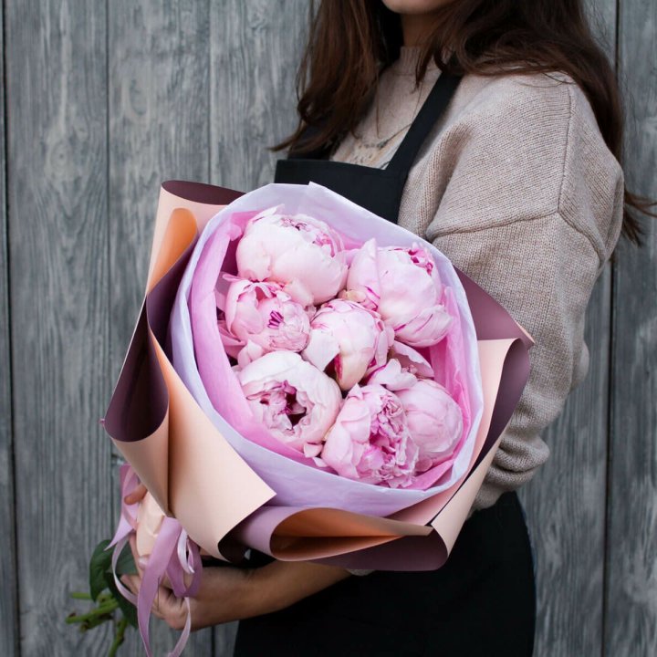 7 зефирных пионов в оформлении в Тамбове