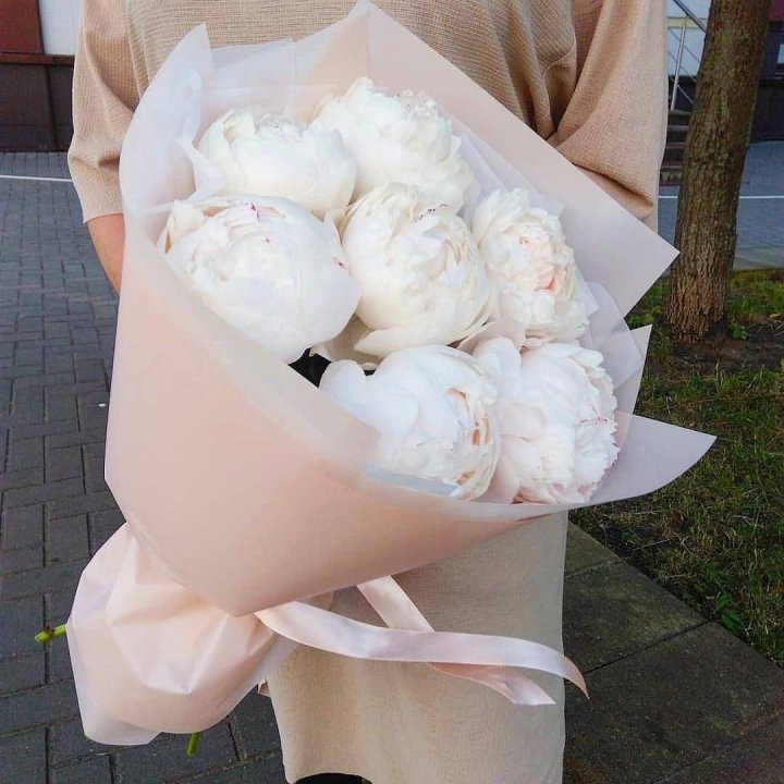 Букет белых пионов в Тамбове