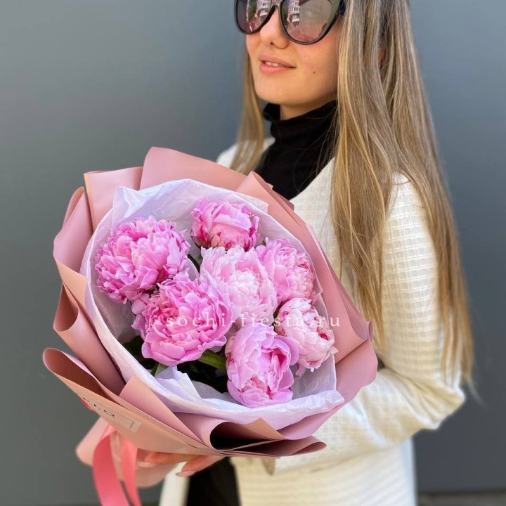 7 пионов в оформлении в Тамбове